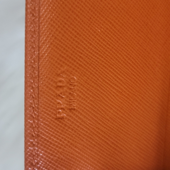 PRADA - Picture 7 of 16